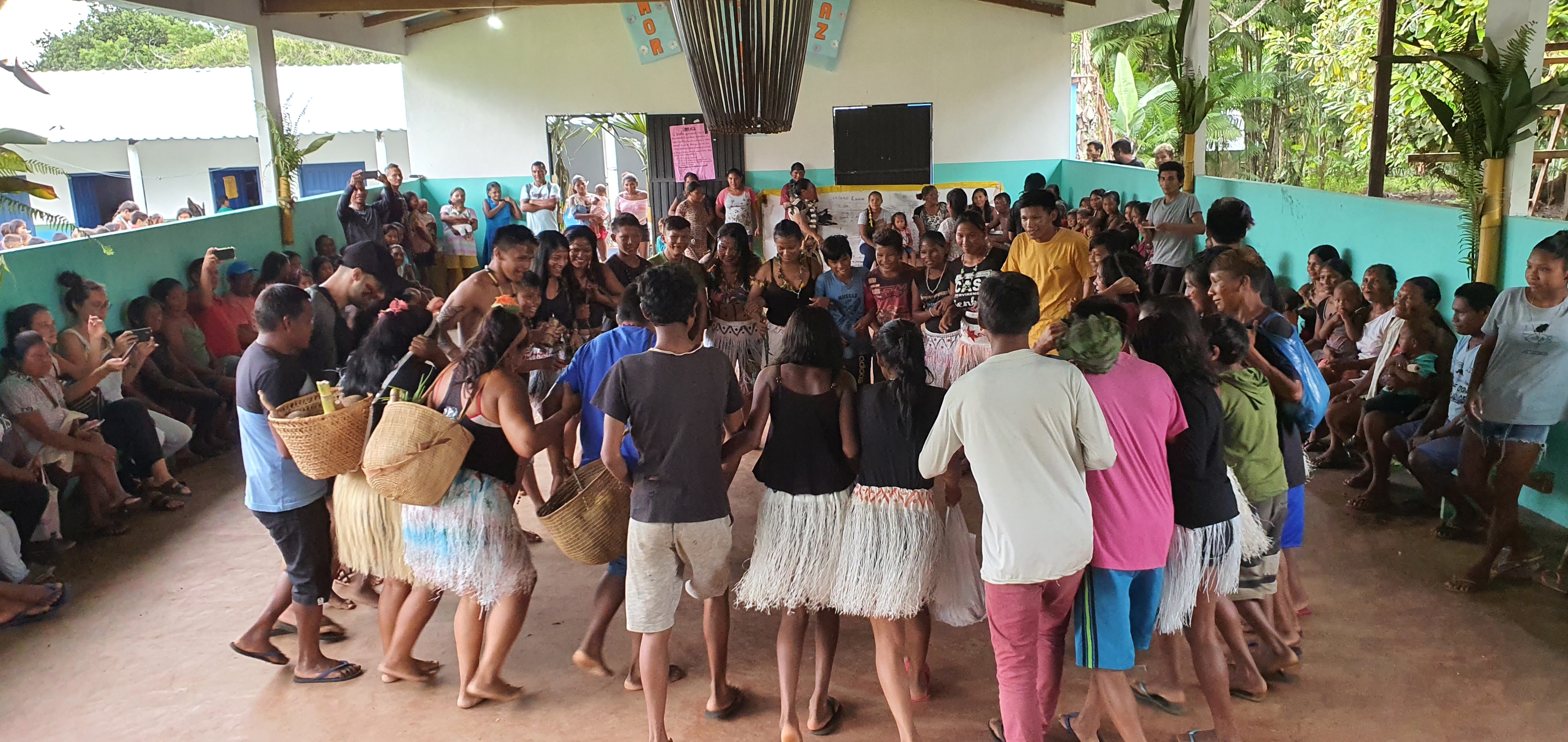 Dabucuri uniu jovens e crianças do povo Dâw nas celebrações na comunidade do Waruá