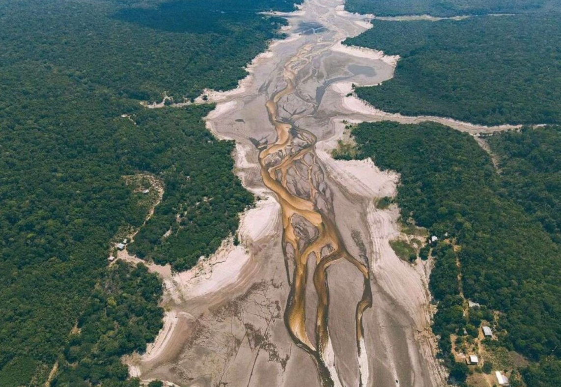 Rio Negro (AM) seco, no final de 2023 | Redes Sociais