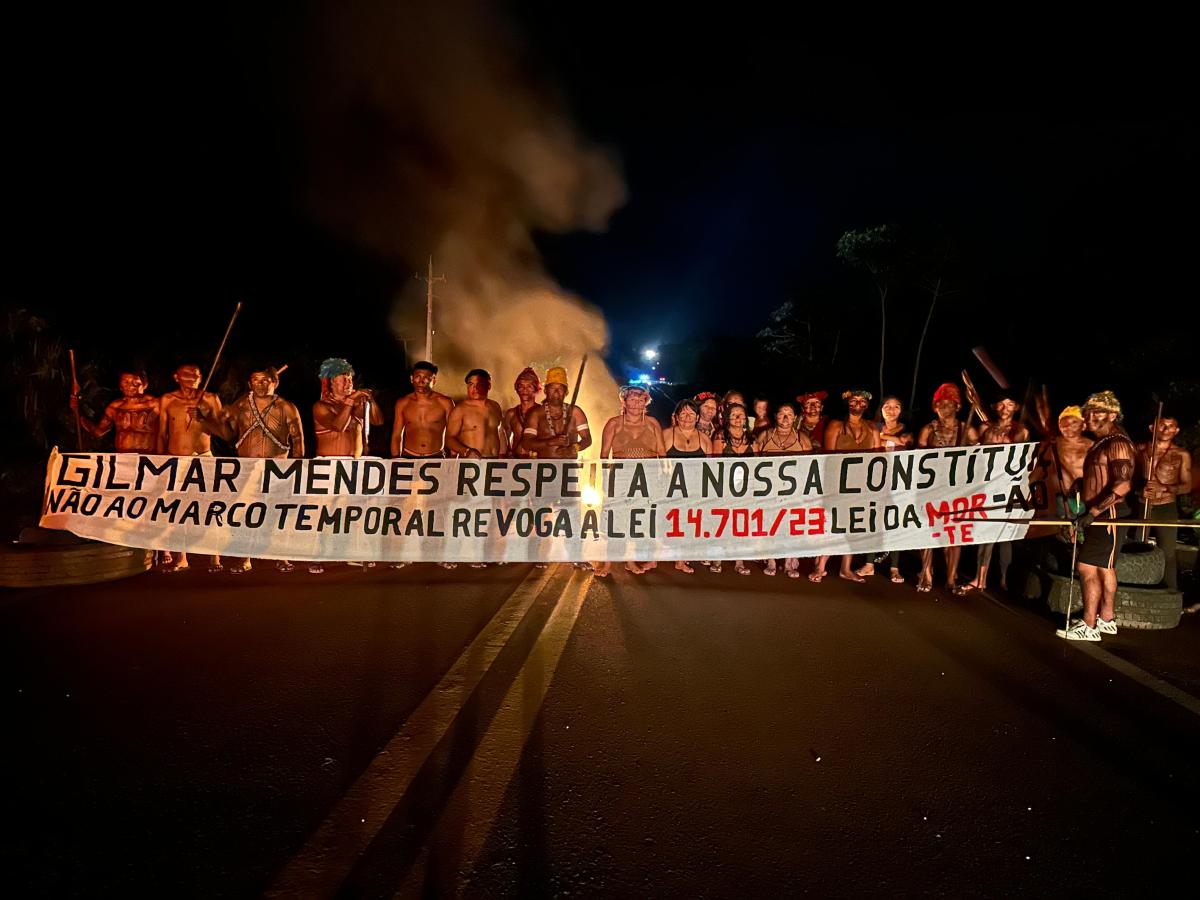Munduruku bloqueiam rodovia Transamazônica em Itaituba em protesto por vigência da lei do marco temporal | Associação Pariri