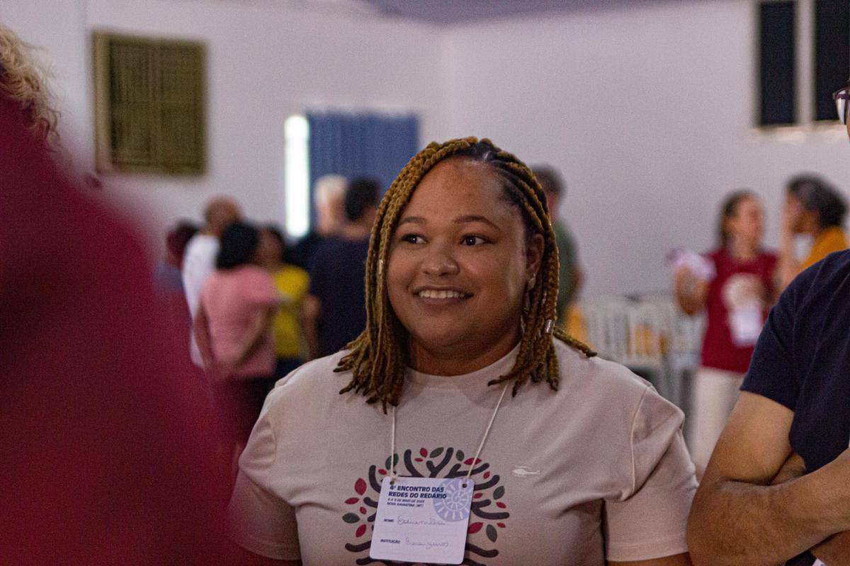 Edianilha Pereira Ribas (Nina) aparece sorrindo em foto