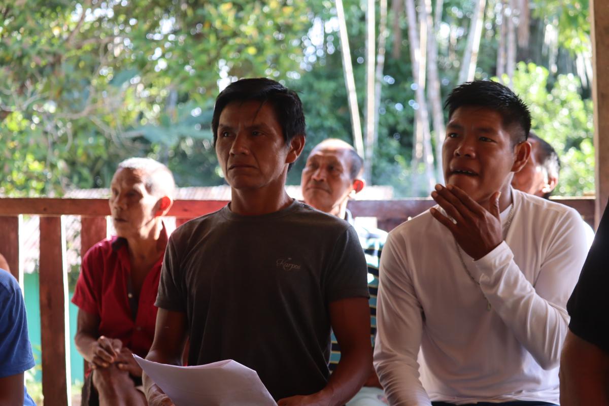 Canoita reuniu diferentes gerações. Foto mostra dois homens indígenas de diferentes idades