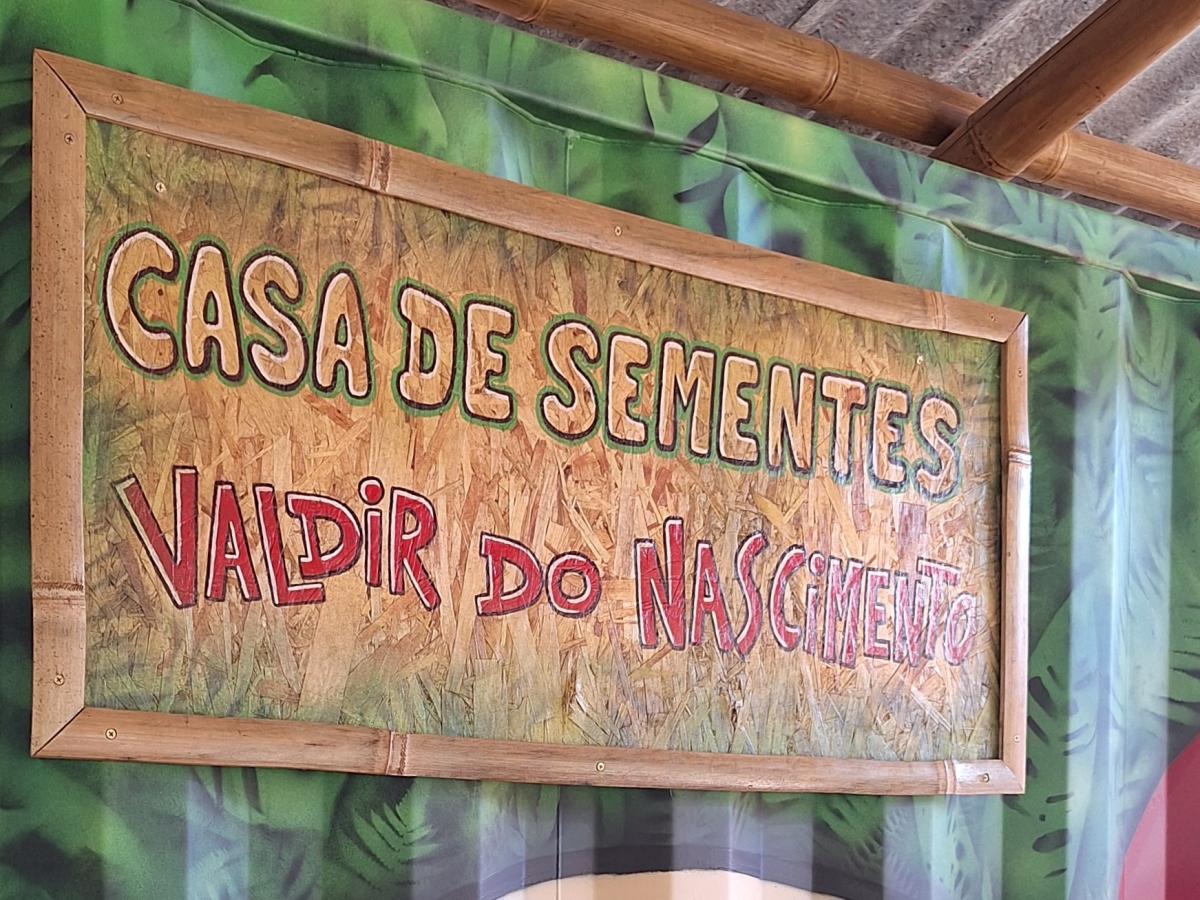 Placa da Casa de Sementes Valdir do Nascimento