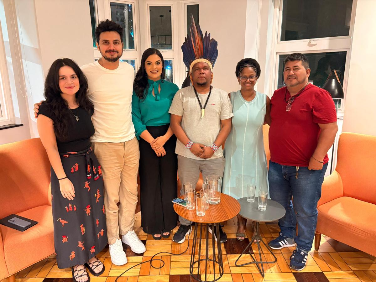 Isabela Canto (RAC), Lucas Nassar (Comitê COP30), Juliana Maia (ISA), Ronaldo Amanayé (Fepipa), Érica Monteiro (Malungu) e Ivanildo Brilhante (CNS) destacam necessidade de ouvir as vozes de povos e comunidades tradicionais nas ações para enfrentar a crise climática