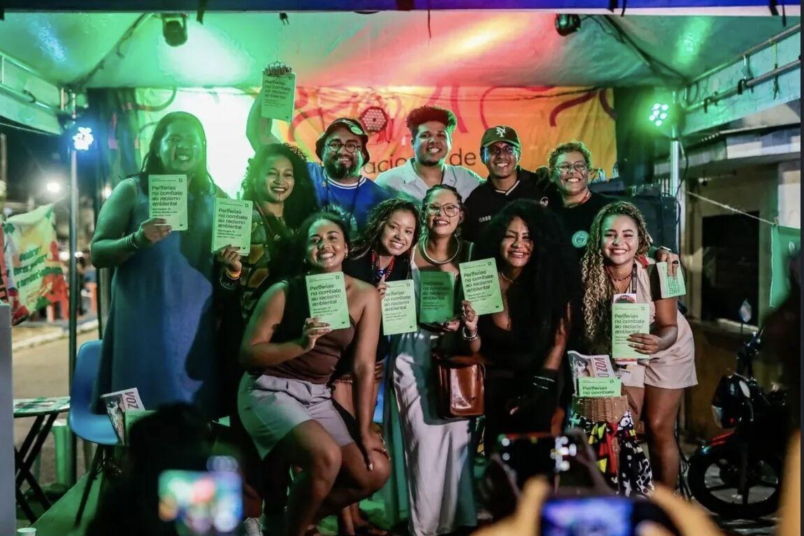 Alguns dos autores e organizadores do livro durante evento de lançamento em Belém