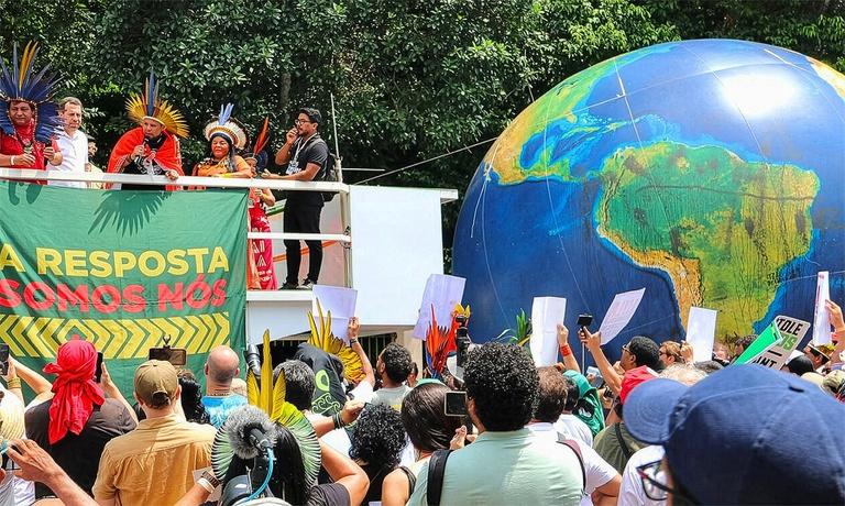 Ministros Sonia Guajajara e Guilherme Boulos participam de marcha dos povos indígenas em Belém | Talisson Souza / Ascom-SGPR