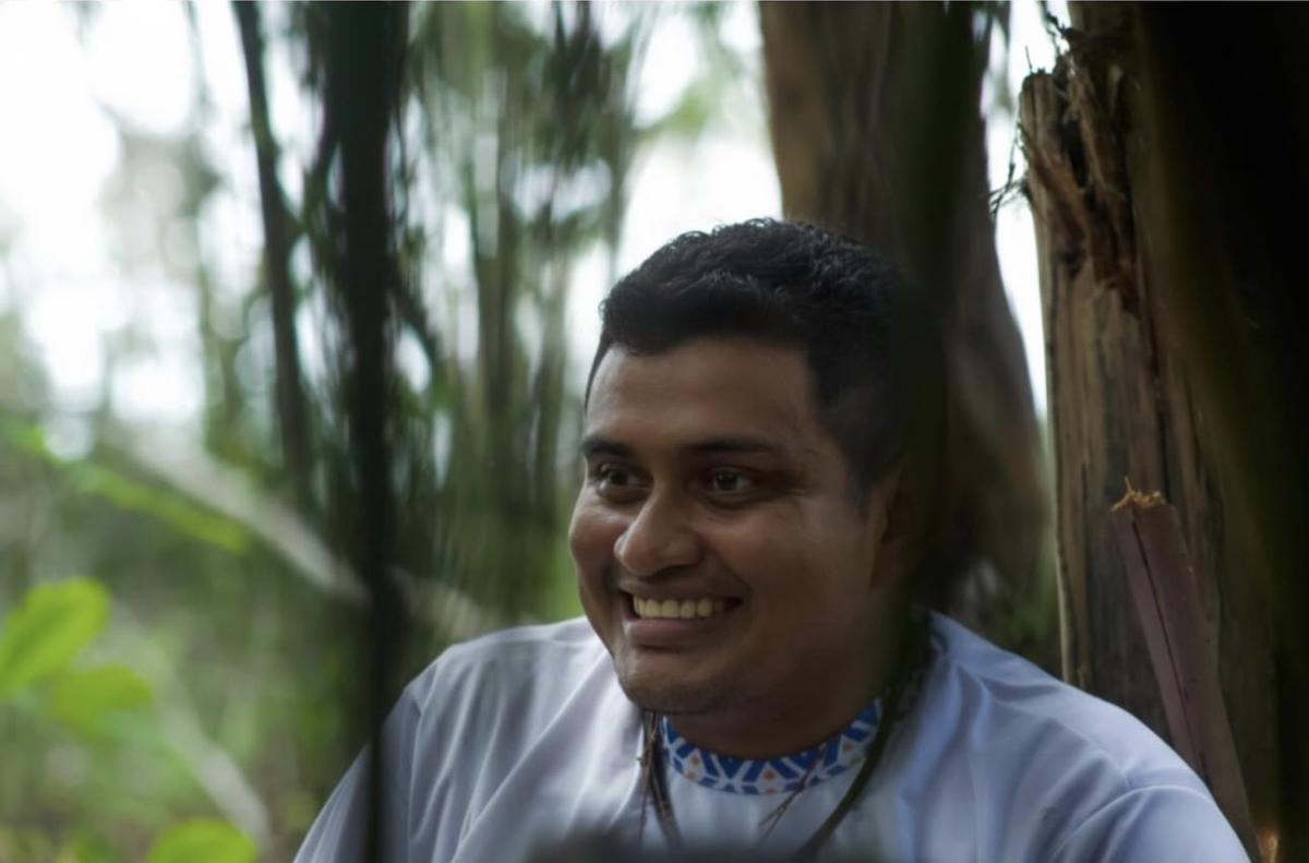 Gabriel atuou como secretário regional do Conselho Indígena de Roraima (CIR) e comunicador da Rede Wakywaa