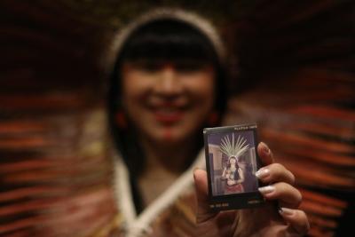 Auritha Tabajara registra momento da gravação da faixa de áudio em estúdio em São Paulo (SP)