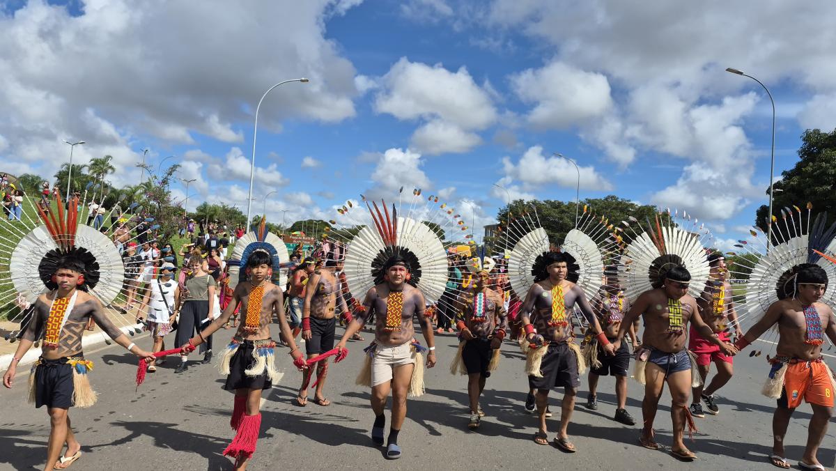 Indígenas marcham durante ATL 2026, em Brasília | Jéssica Sateré / ISA