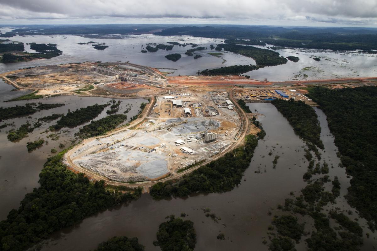  Vista aérea de obras para o desvio do Rio Xingu durante a construção da Usina Hidrelétrica de Belo Monte, em Altamira, Pará, em março de 2015